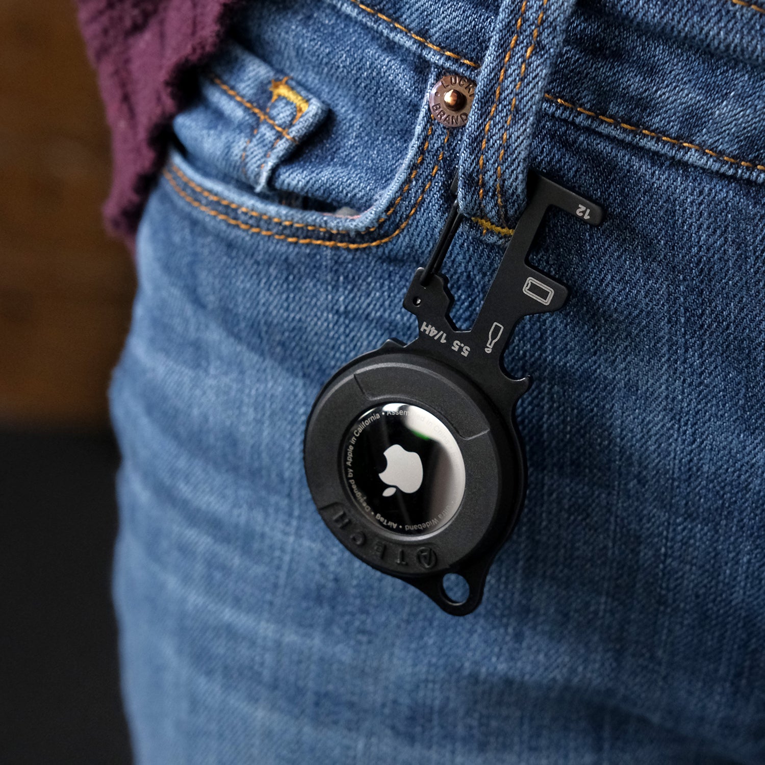 ATECH AirTag Multitool 7-in-1 Keychain Bottle Opener Hex Wrench Phone Stand Carabiner Bicycle Tools