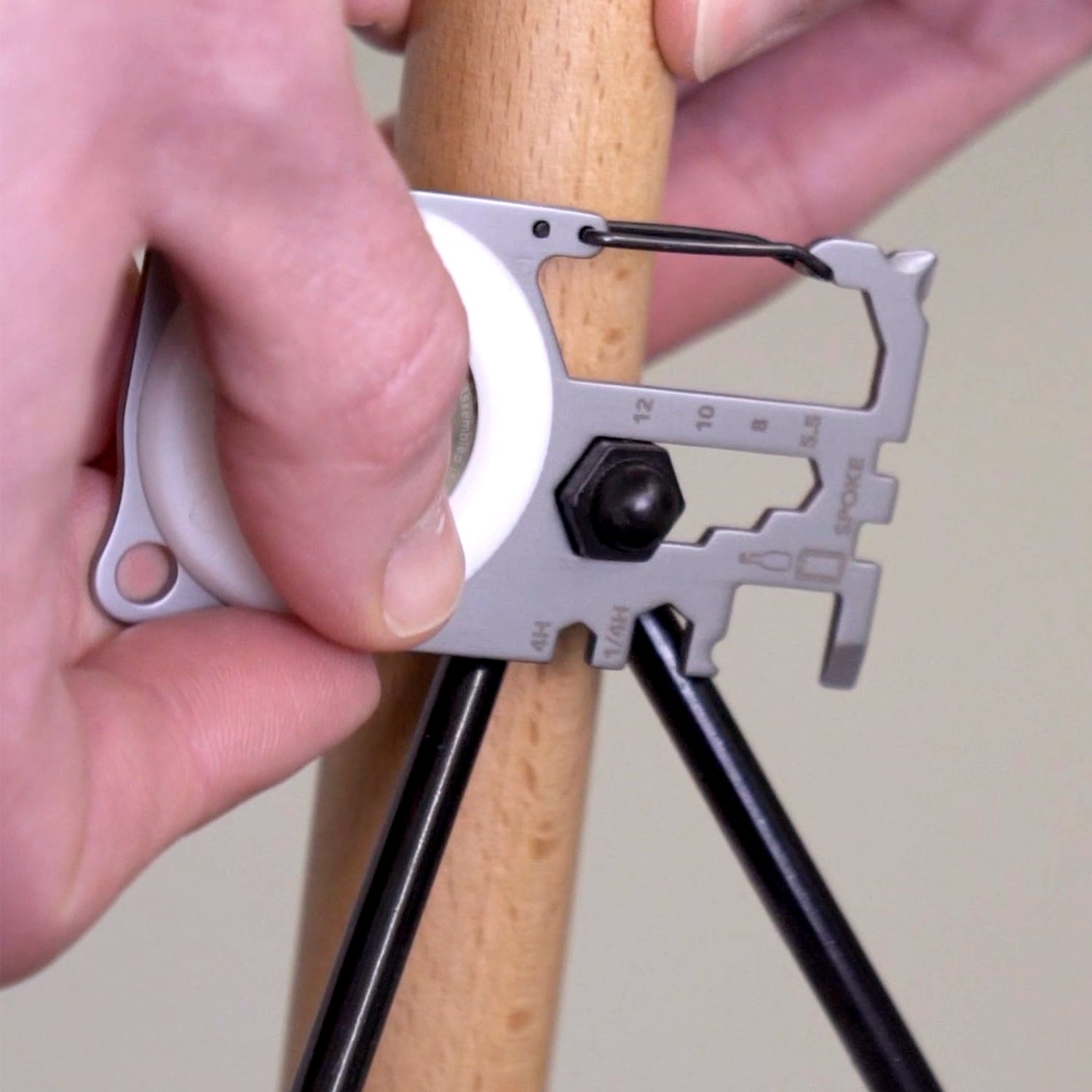 ATECH AirTag Multitool 10-in-1 Keychain Carabiner Phone Holder Bottle Opener Phillips Screwdriver Flathead Driver Hex Wrench Spoke Bicycle Tools